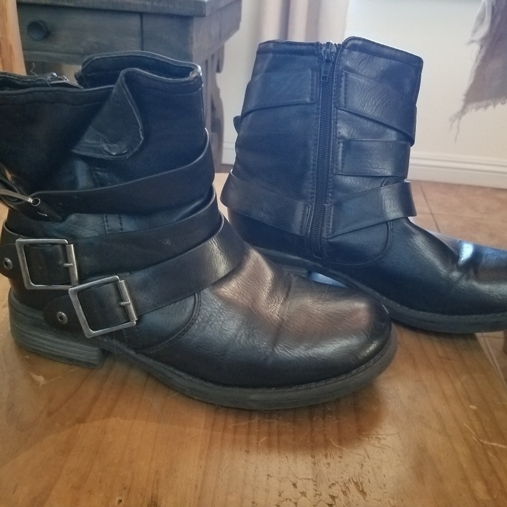 Girl boots